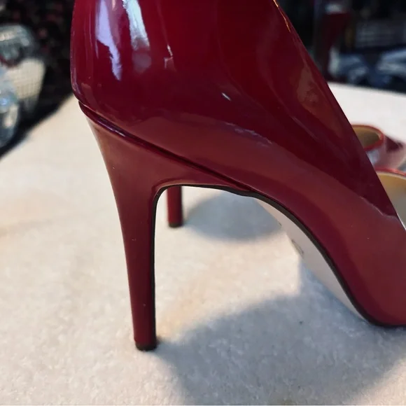 Almost Brand New Heels By JESSICA SIMPSON - Size 9M - Heel Height 4” - box 65 - Picture 5 of 10